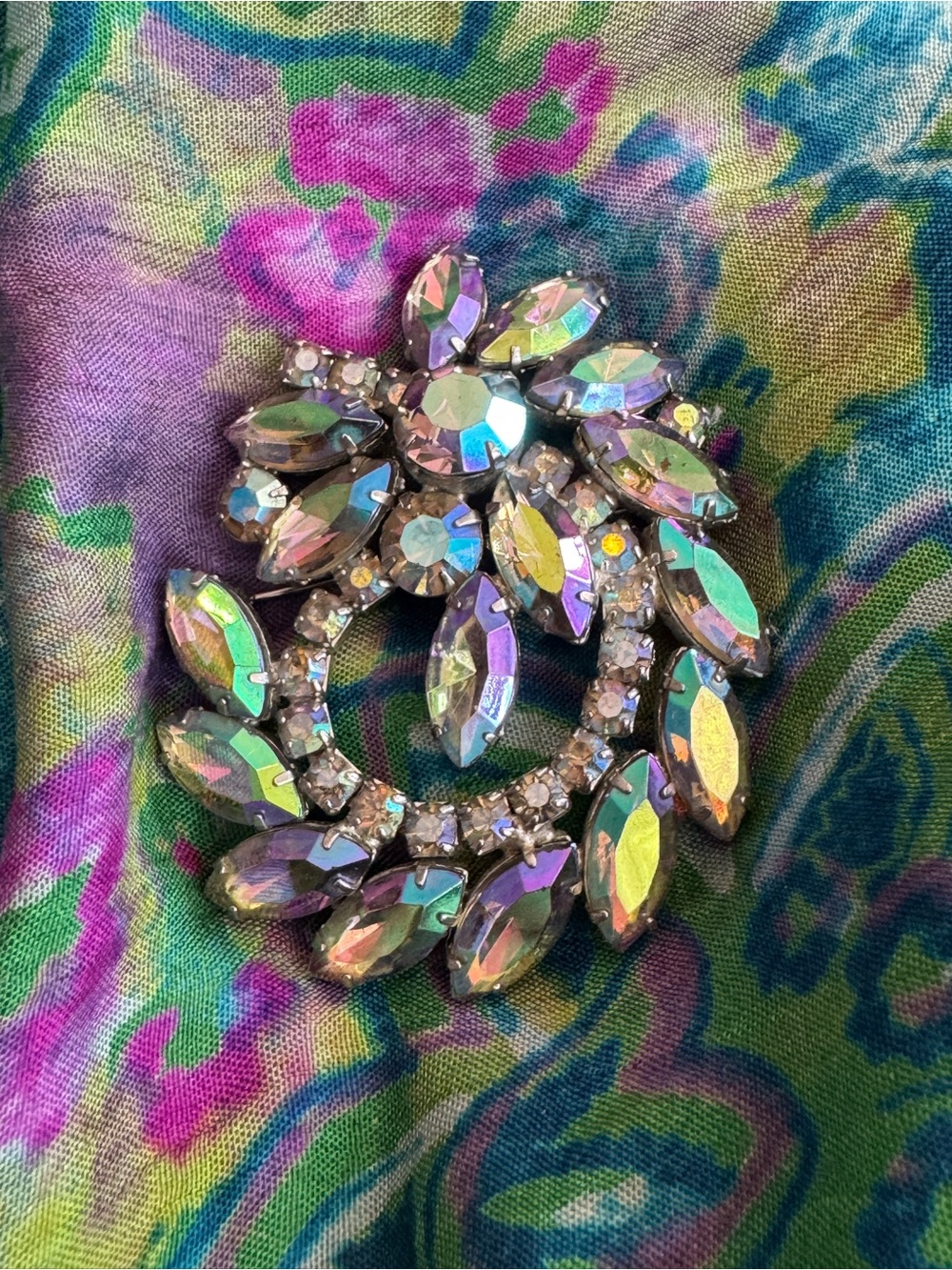 Vintage Weiss AB rhinestone statement brooch